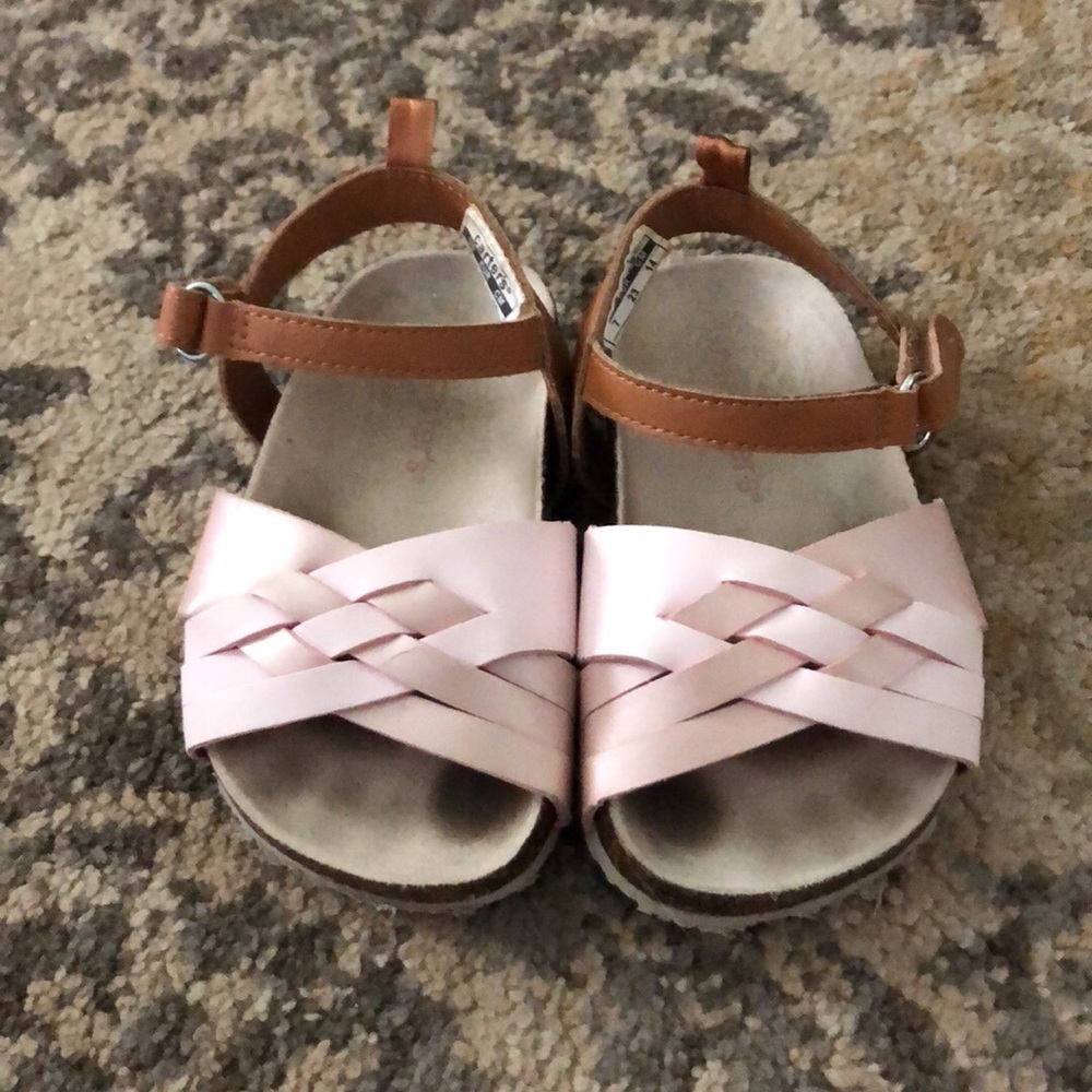 Carter’s size 7 toddler sandals